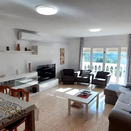 Bravaholidays-601-lloret Park 1 Villa